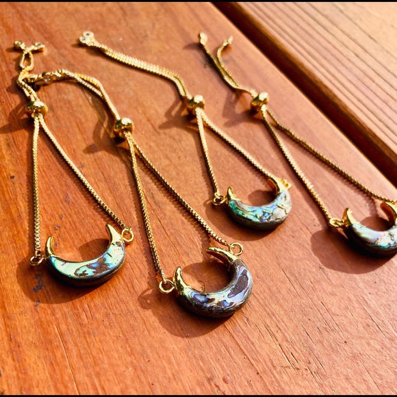 Abalone Shell Crescent Moon Bracelet - Picture 2 of 4